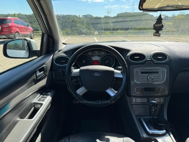 FOCUS 2.0 TITANIUM HATCH 16V FLEX 4P AUTOMÁTICO - 2012 - CAXIAS DO SUL