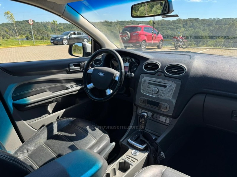 FOCUS 2.0 TITANIUM HATCH 16V FLEX 4P AUTOMÁTICO - 2012 - CAXIAS DO SUL