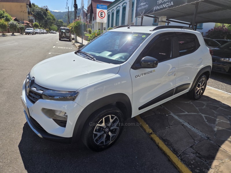 KWID 1.0 12V OUTSIDER FLEX 4P MANUAL - 2023 - PICADA CAFé