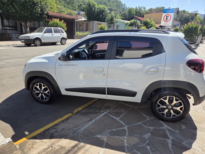 kwid 1.0 12v outsider flex 4p manual 2023 picada cafe