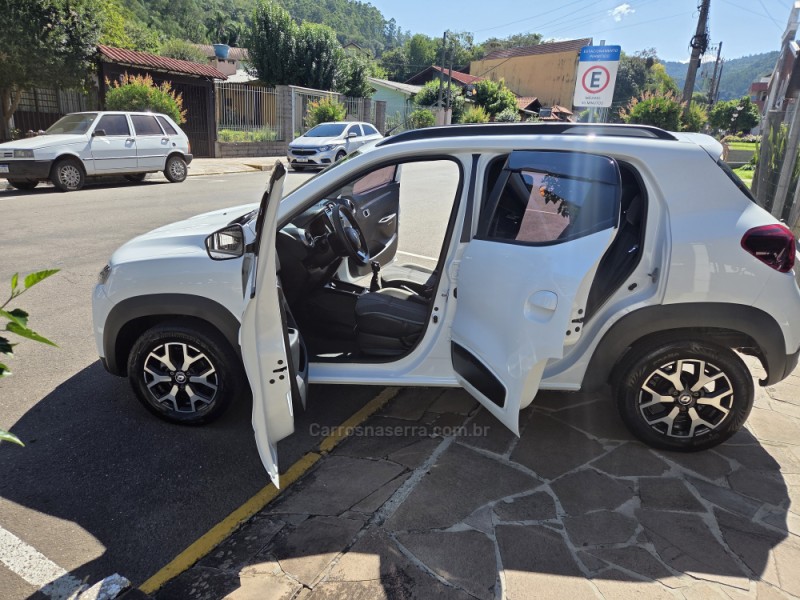 KWID 1.0 12V OUTSIDER FLEX 4P MANUAL - 2023 - PICADA CAFé