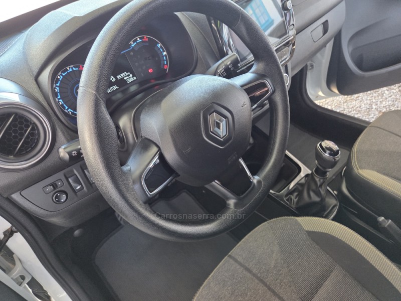 KWID 1.0 12V OUTSIDER FLEX 4P MANUAL - 2023 - PICADA CAFé