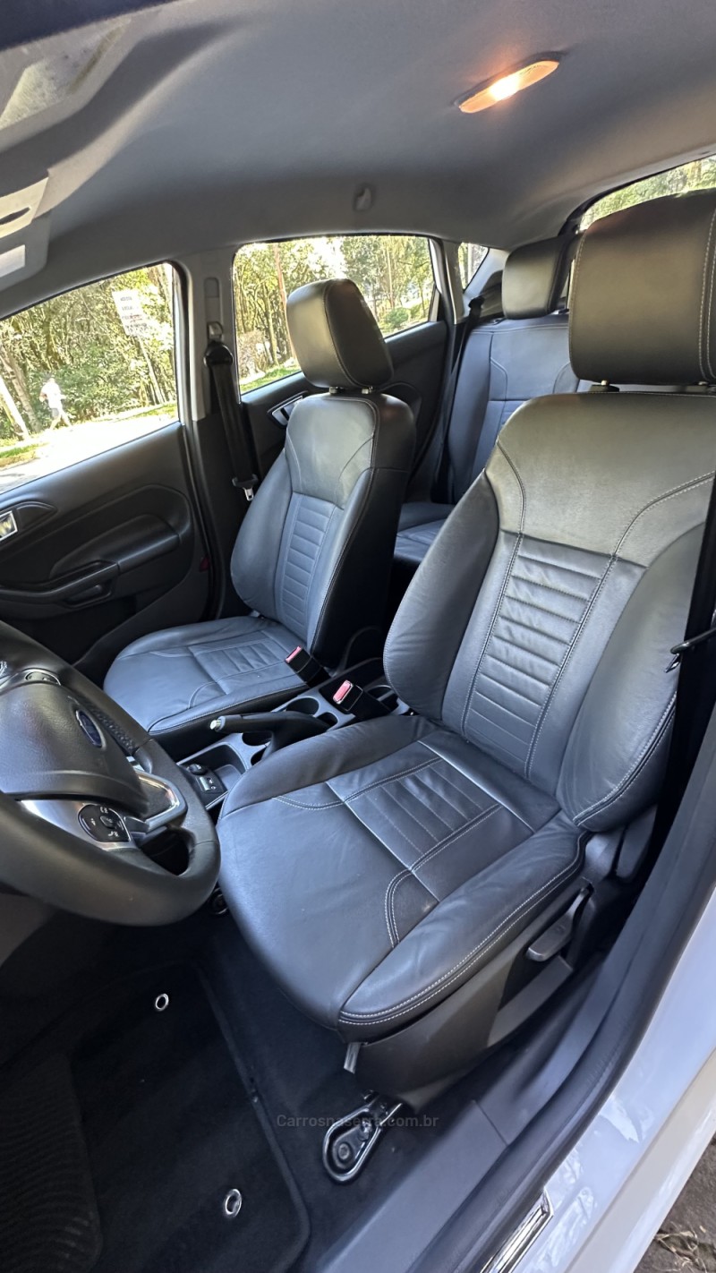 FIESTA 1.6 TITANIUM HATCH 16V FLEX 4P AUTOMÁTICO - 2015 - CAXIAS DO SUL