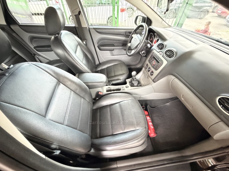 FOCUS 1.6 GLX 16V FLEX 4P MANUAL - 2011 - CAXIAS DO SUL