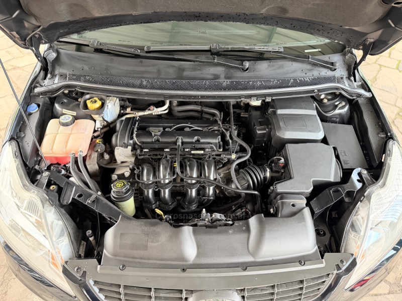 FOCUS 1.6 GLX 16V FLEX 4P MANUAL - 2011 - CAXIAS DO SUL