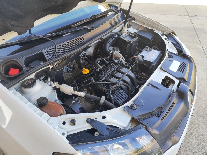 LOGAN 1.0 AUTHENTIQUE 12V FLEX 4P MANUAL - 2019 - FARROUPILHA