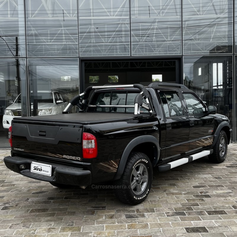 S10 2.8 RODEIO 4X4 CD 12V TURBO ELECTRONIC INTERCOOLER DIESEL 4P MANUAL - 2011 - VACARIA