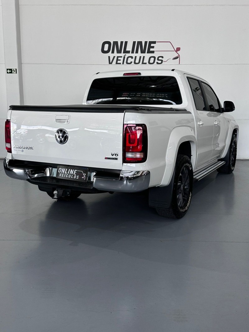 AMAROK 3.0 V6 TDI HIGHLINE CD DIESEL 4MOTION AUTOMÁTICO - 2022 - FARROUPILHA