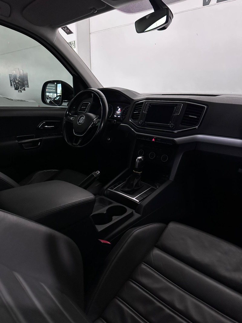 AMAROK 3.0 V6 TDI HIGHLINE CD DIESEL 4MOTION AUTOMÁTICO - 2022 - FARROUPILHA