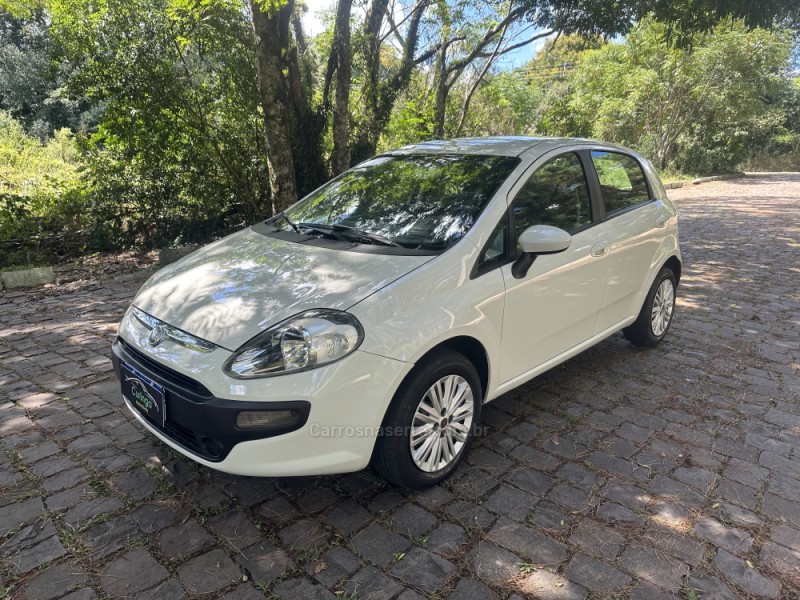 punto 1.4 attractive 8v flex 4p manual 2013 nova prata