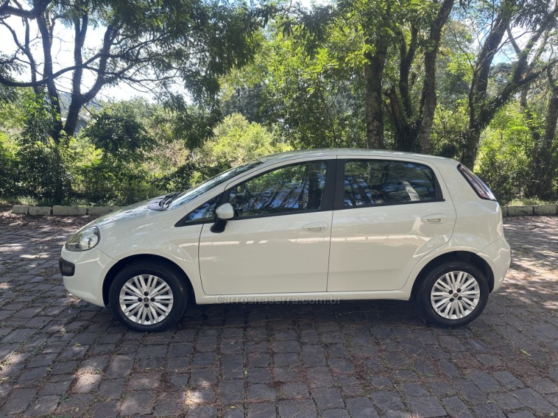 PUNTO 1.4 ATTRACTIVE 8V FLEX 4P MANUAL - 2013 - NOVA PRATA