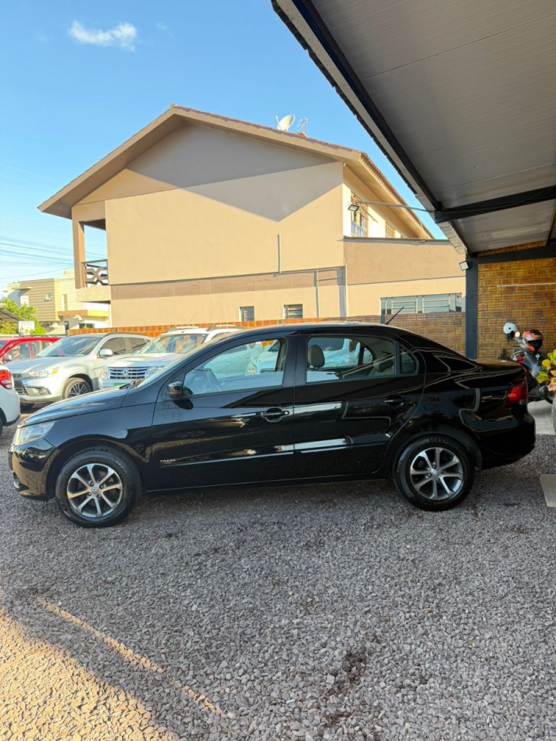 VOYAGE 1.6 MI TREND 8V FLEX 4P MANUAL - 2011 - LAJEADO