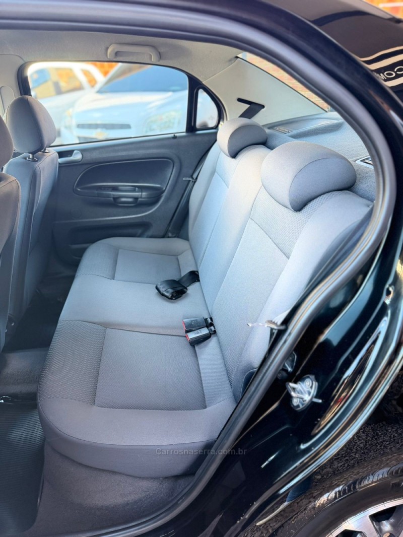 VOYAGE 1.6 MI TREND 8V FLEX 4P MANUAL - 2011 - LAJEADO