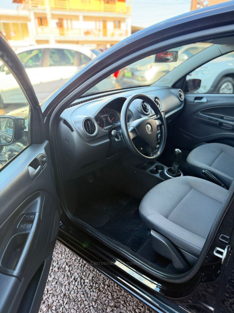 VOYAGE 1.6 MI TREND 8V FLEX 4P MANUAL - 2011 - LAJEADO