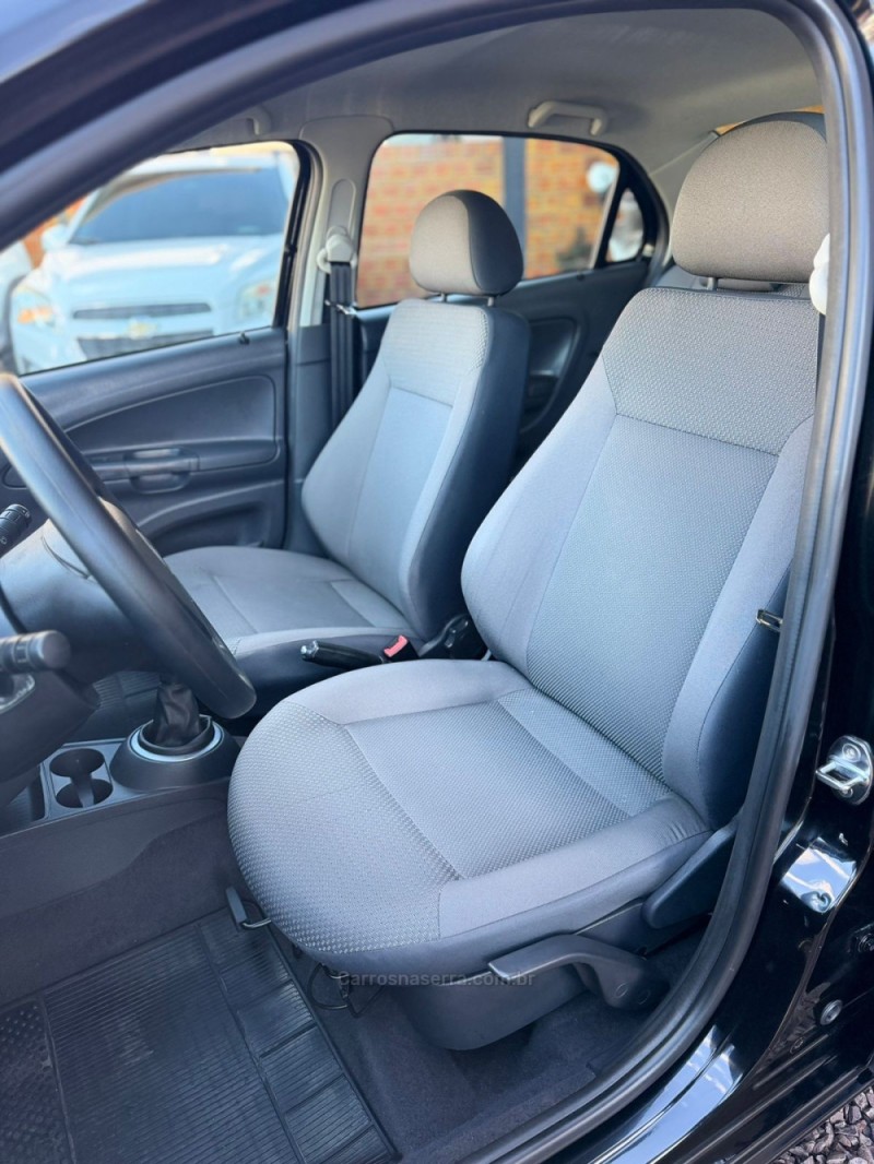 VOYAGE 1.6 MI TREND 8V FLEX 4P MANUAL - 2011 - LAJEADO