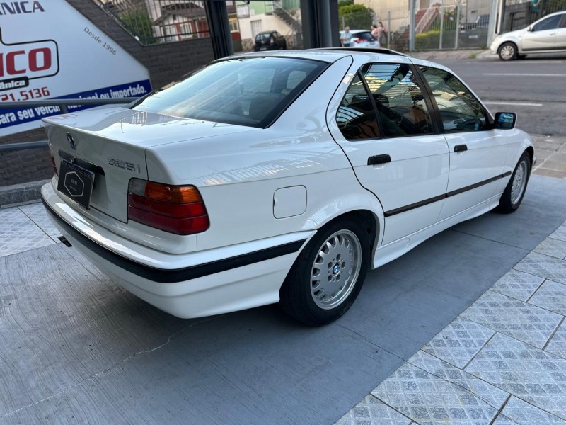 325I 2.5 SEDAN 24V GASOLINA 4P AUTOMÁTICO - 1993 - CAXIAS DO SUL