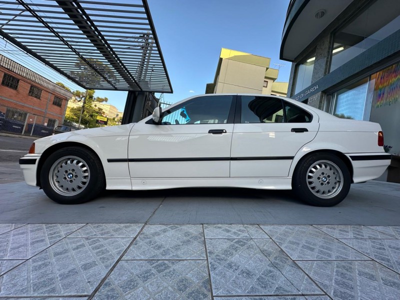 325I 2.5 SEDAN 24V GASOLINA 4P AUTOMÁTICO - 1993 - CAXIAS DO SUL