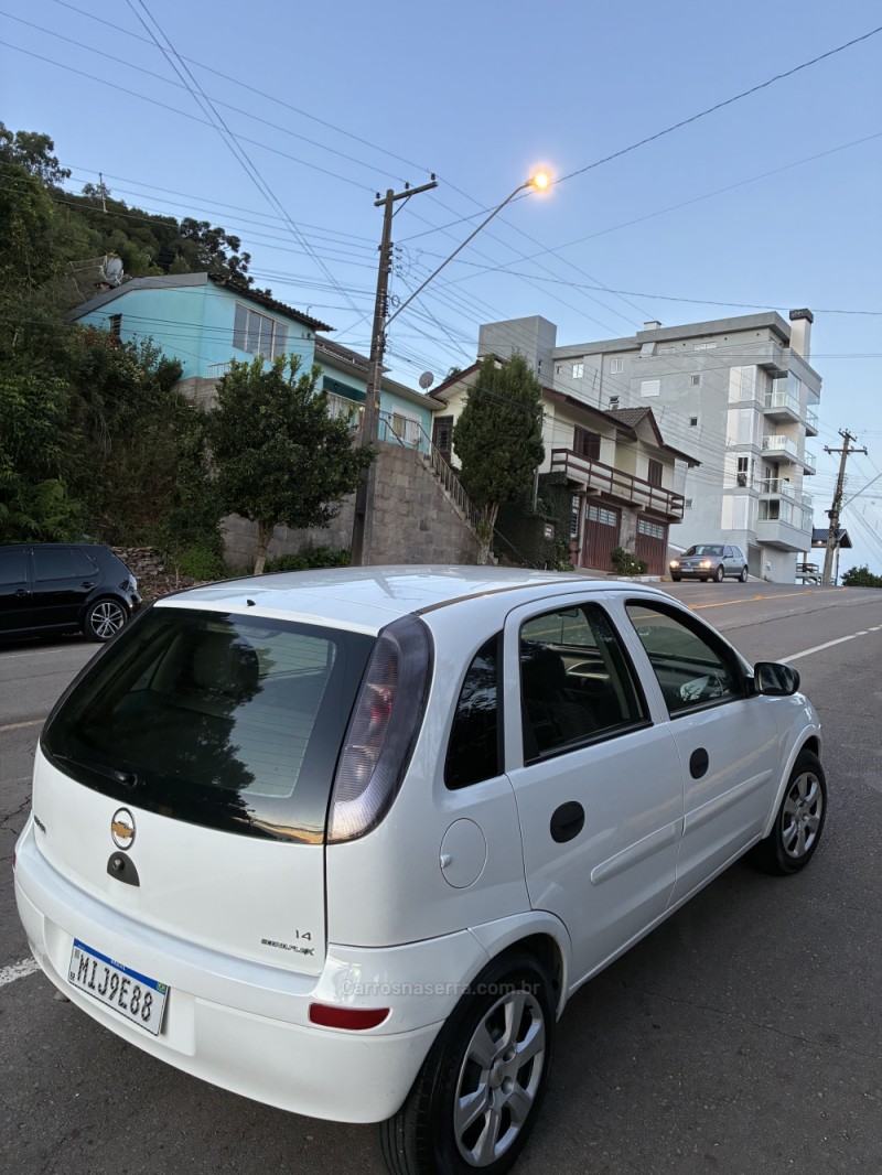 CORSA 1.4 MPFI MAXX 8V FLEX 4P MANUAL - 2012 - FLORES DA CUNHA