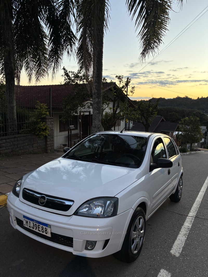 CORSA 1.4 MPFI MAXX 8V FLEX 4P MANUAL - 2012 - FLORES DA CUNHA