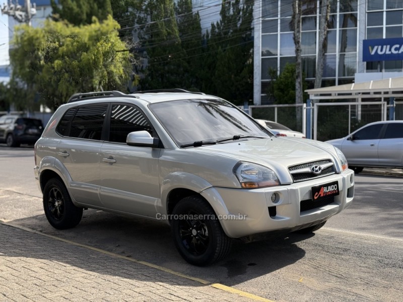 tucson 2.0 mpfi gls 16v 143cv 2wd flex 4p automatico 2013 parobe