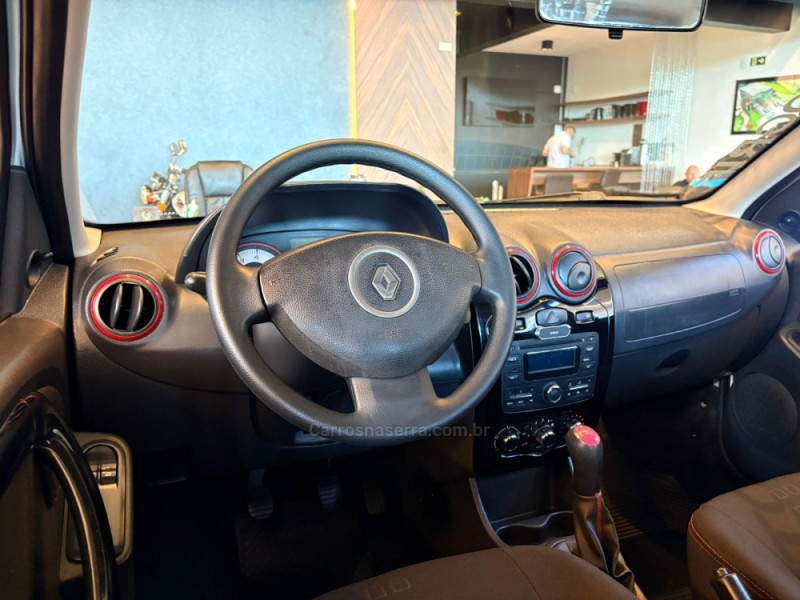 SANDERO 1.6 GT LINE LIMITED FLEX 4P MANUAL - 2013 - CAMPO BOM