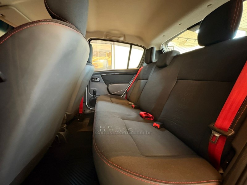 SANDERO 1.6 GT LINE LIMITED FLEX 4P MANUAL - 2013 - CAMPO BOM