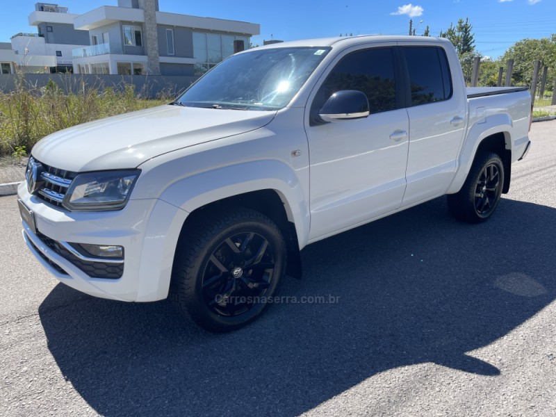 AMAROK 3.0 V6 TDI HIGHLINE CD DIESEL 4MOTION AUTOMÁTICO