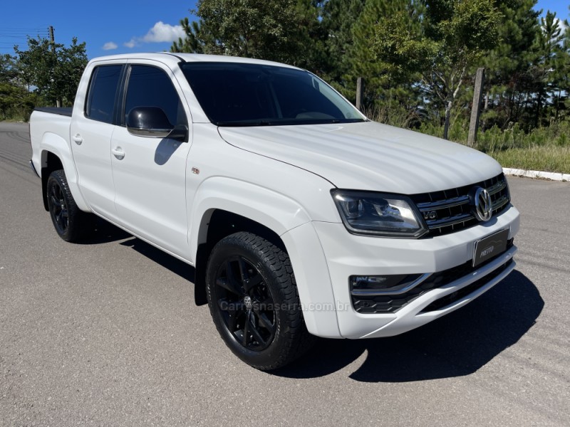 AMAROK 3.0 V6 TDI HIGHLINE CD DIESEL 4MOTION AUTOMÁTICO - 2019 - BENTO GONçALVES