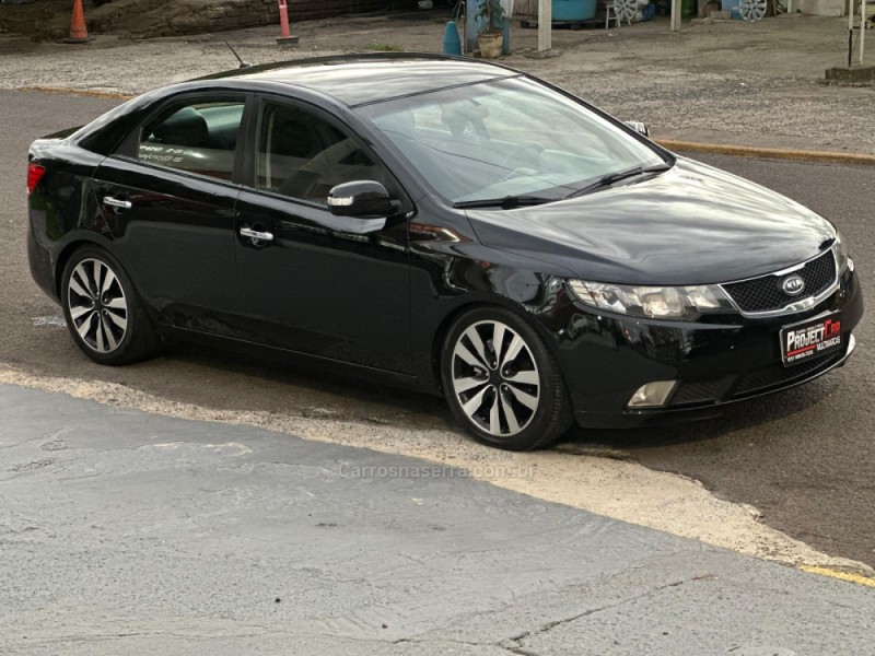 CERATO 1.6 SX3 16V GASOLINA 4P MANUAL - 2011 - NOVO HAMBURGO