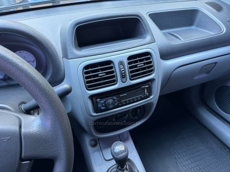 CLIO 1.0 16V FLEX 4P MANUAL - 2011 - FARROUPILHA