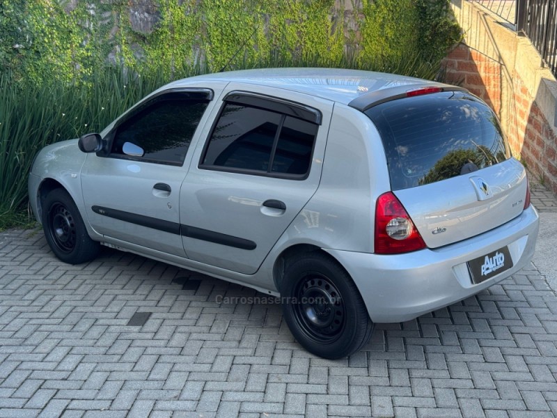 CLIO 1.0 16V FLEX 4P MANUAL - 2011 - FARROUPILHA
