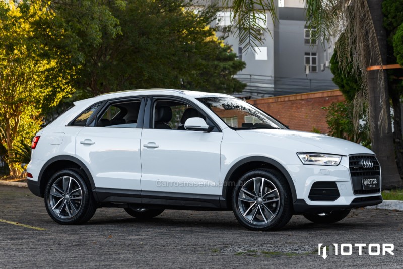 Q3 2.0 TFSI AMBIENTE QUATTRO 4P GASOLINA S TRONIC - 2018 - PORTO ALEGRE