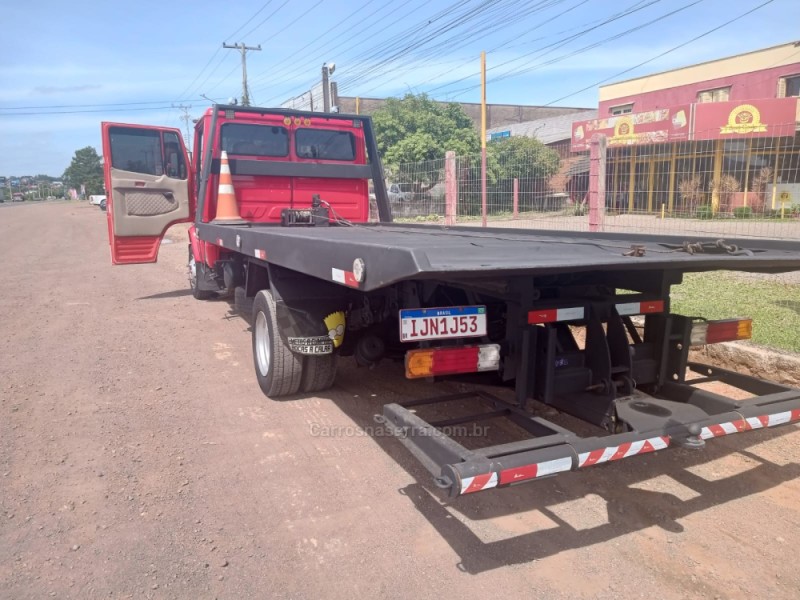 710  - 2000 - PORTãO