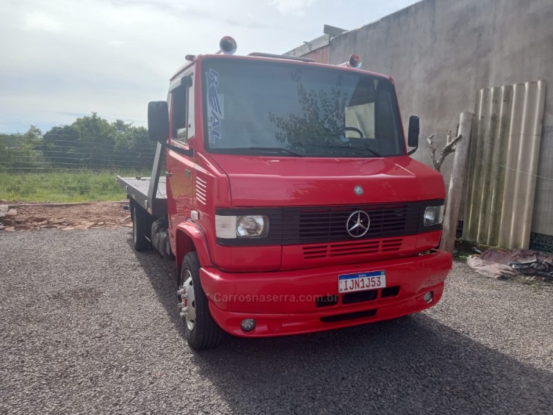 710  - 2000 - PORTãO