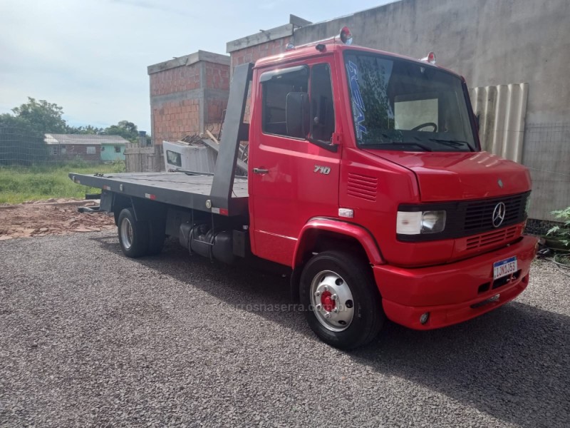 710  - 2000 - PORTãO