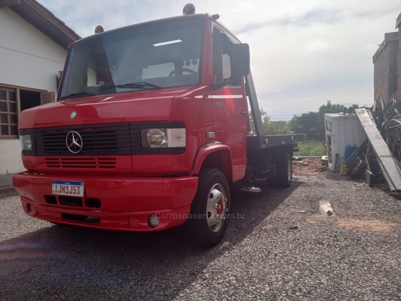 710  - 2000 - PORTãO