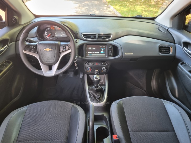 ONIX 1.4 MPFI ACTIV 8V FLEX 4P MANUAL - 2019 - DOIS IRMãOS