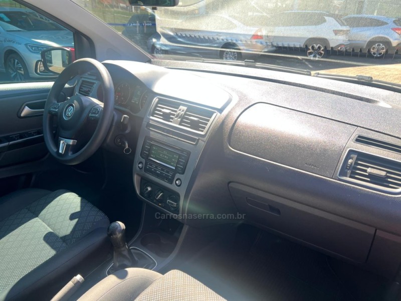 FOX 1.0 MI TRENDLINE 8V FLEX 4P MANUAL - 2015 - NOVA PETRóPOLIS