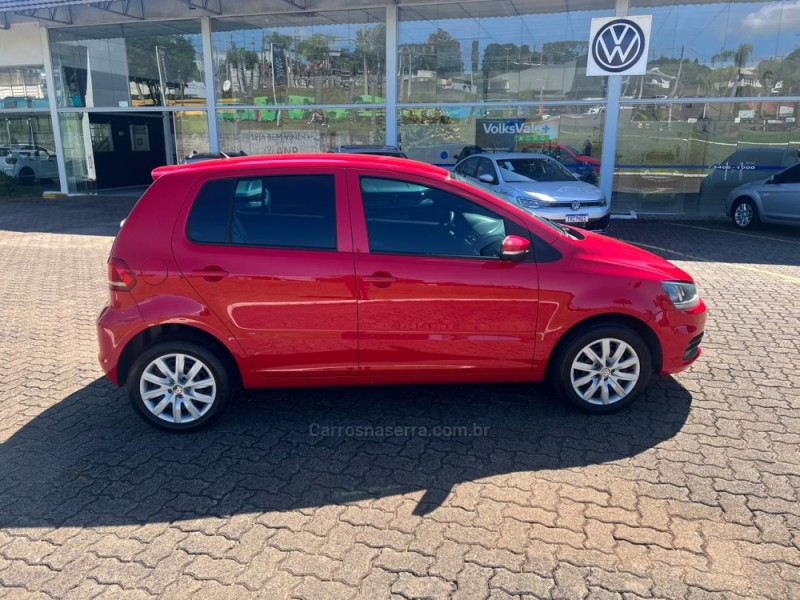 FOX 1.0 MI TRENDLINE 8V FLEX 4P MANUAL - 2015 - NOVA PETRóPOLIS