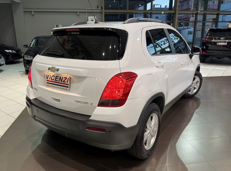 TRACKER 1.8 MPFI LT 4X2 16V FLEX 4P AUTOMÁTICO - 2016 - FARROUPILHA