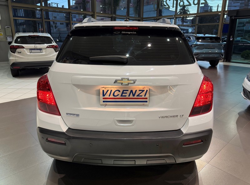 TRACKER 1.8 MPFI LT 4X2 16V FLEX 4P AUTOMÁTICO - 2016 - FARROUPILHA