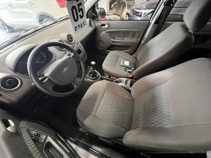 FIESTA 1.6 MPI SEDAN 8V FLEX 4P MANUAL - 2005 - CARLOS BARBOSA