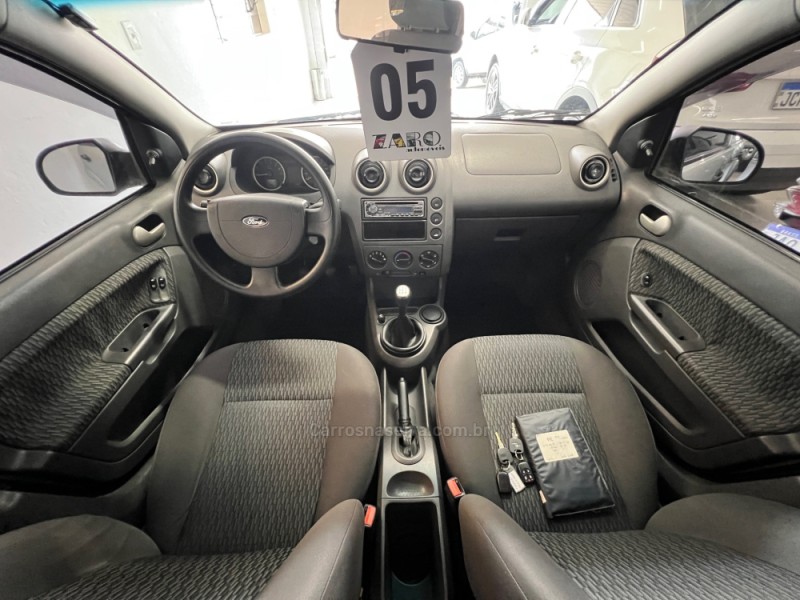 FIESTA 1.6 MPI SEDAN 8V FLEX 4P MANUAL - 2005 - CARLOS BARBOSA
