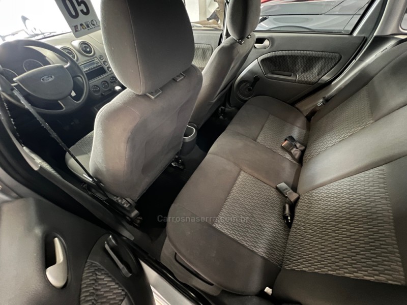FIESTA 1.6 MPI SEDAN 8V FLEX 4P MANUAL - 2005 - CARLOS BARBOSA