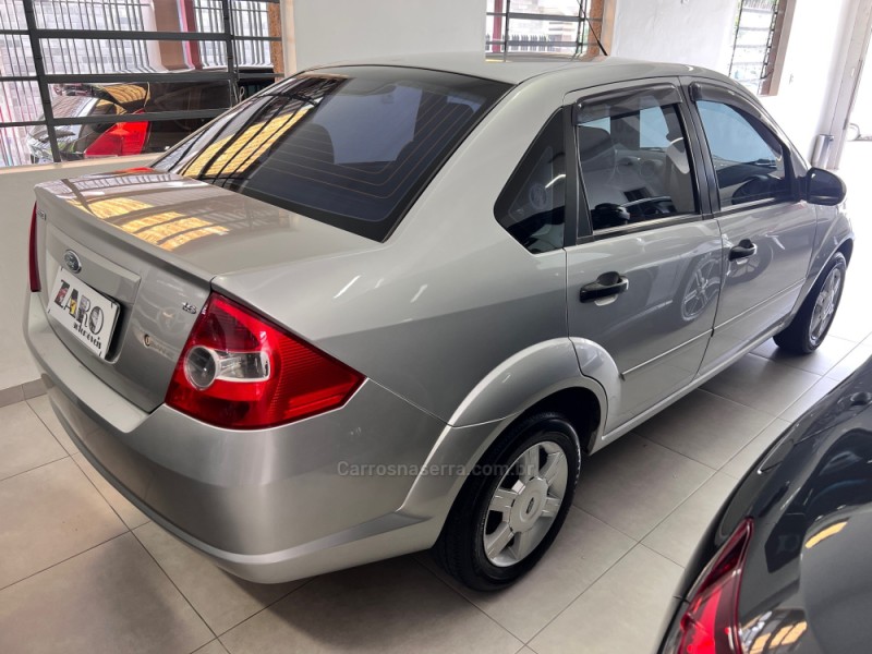 FIESTA 1.6 MPI SEDAN 8V FLEX 4P MANUAL - 2005 - CARLOS BARBOSA