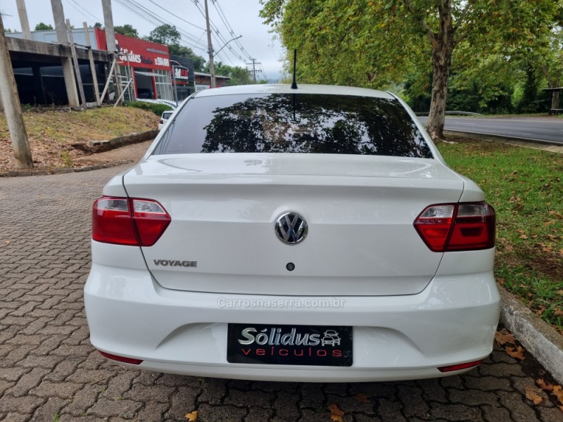 VOYAGE 1.0 12V MPI TOTALFLEX TRENDLINE 4P MANUAL - 2017 - DOIS IRMãOS