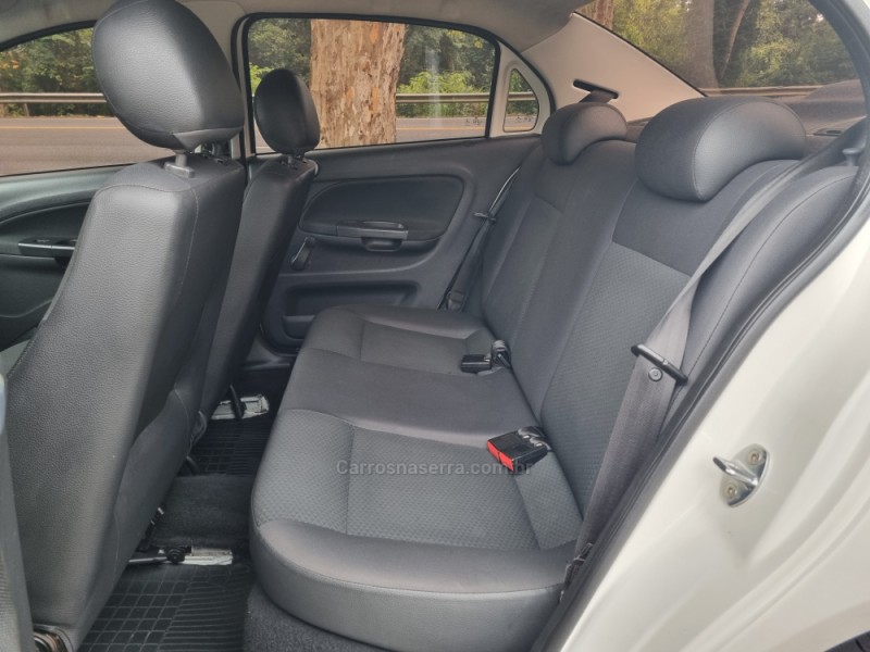 VOYAGE 1.0 12V MPI TOTALFLEX TRENDLINE 4P MANUAL - 2017 - DOIS IRMãOS