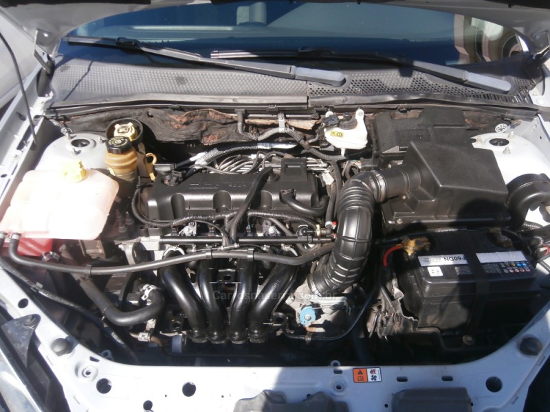 FOCUS 1.6 GL 16V FLEX 4P MANUAL - 2009 - FARROUPILHA