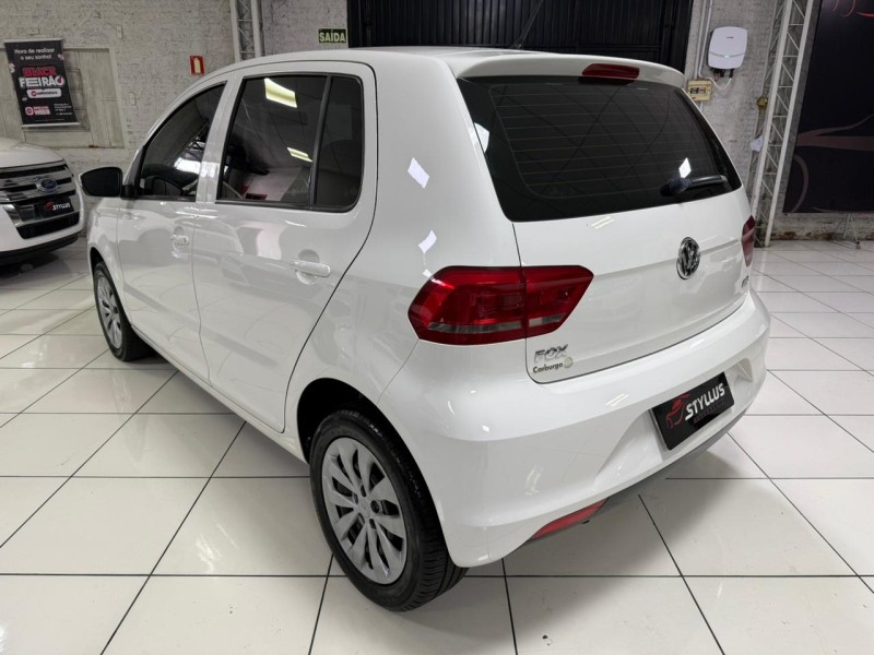 FOX 1.6 MSI TRENDLINE 8V FLEX 4P MANUAL - 2015 - ESTâNCIA VELHA