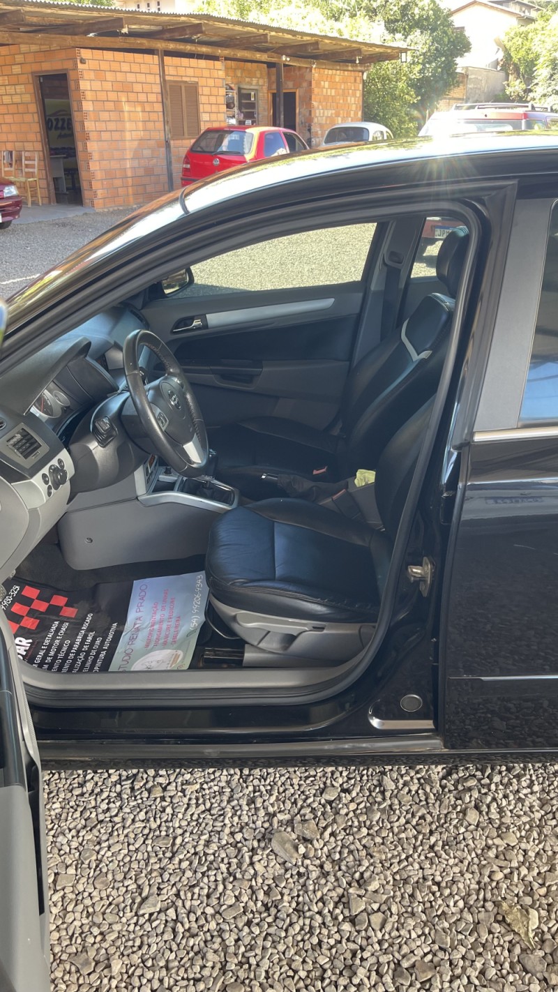 VECTRA 2.0 MPFI ELEGANCE 8V FLEX 4P MANUAL - 2010 - TAPEJARA